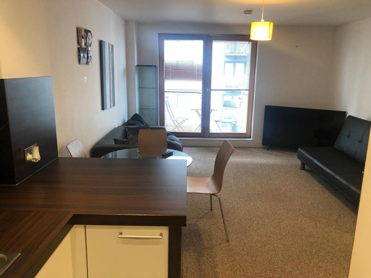 Lovely Serviced Apartment 2Min 2 City Center แมนเชสเตอร์ ภายนอก รูปภาพ